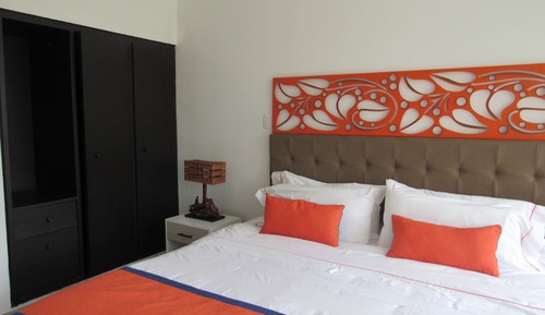 Deluxe Suite, 1 King Bed with Sofa bed, Non Smoking, Garden View