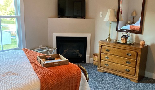 Mathers Deluxe, 1 Queen Bed, Non Smoking with Jaccuzzi