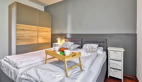 Apartment (3/13)