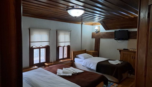 Konak Uc Kisilik Oda