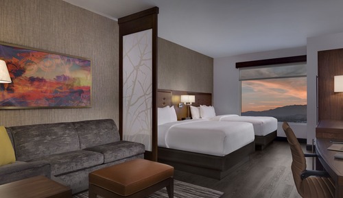 Room (2 Queen Bed & 1 Sofa Bed, High Floor)