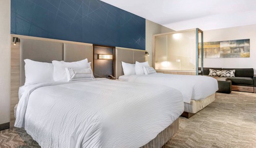 Suite, 2 Queen Beds (Hearing Accessible)