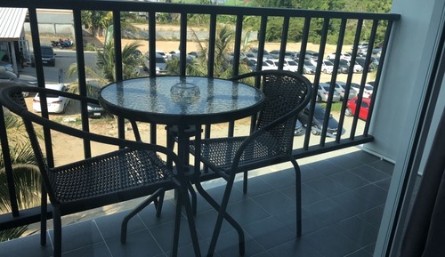 Classic Studio, 1 King Bed with Sofa bed