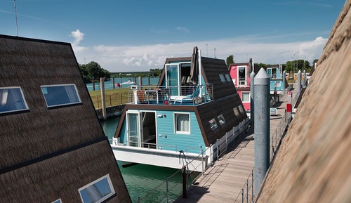 Duplex, 2 Bedrooms (Houseboat Lagoon)