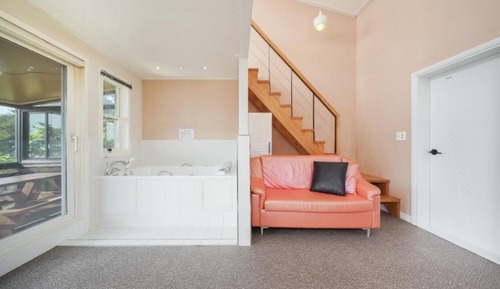 Room (Rosemary (Spa Unshared House))