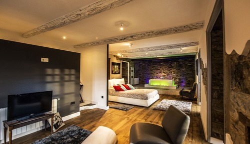 Suite, Jetted Tub (Living room - O Cuarto dos Trasnos)