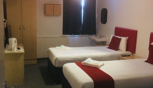 Triple Room, Shared Bathroom