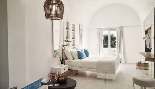 Suite, 1 Queen Bed (Signature Suite with Private Pool)