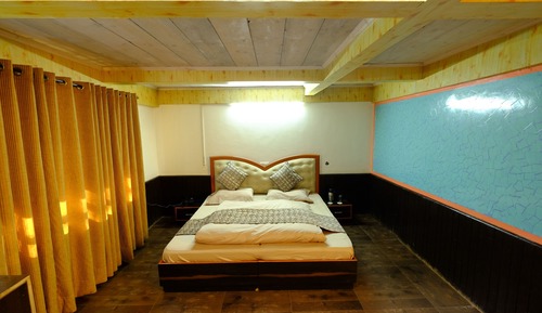 Elite Room