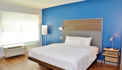 Room, 1 King Bed, Accessible (Hearing)
