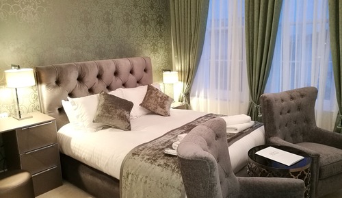 Signature Suite, Sea View