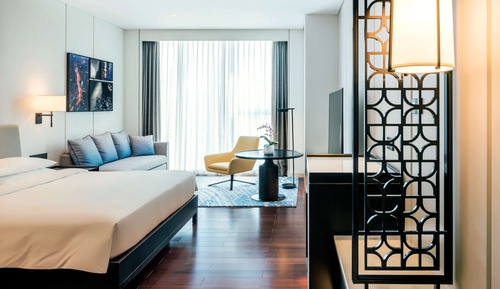Club Room, 1 King Bed