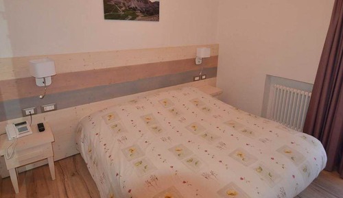 Economy Double Room Single Use, 1 Queen Bed, Non Smoking