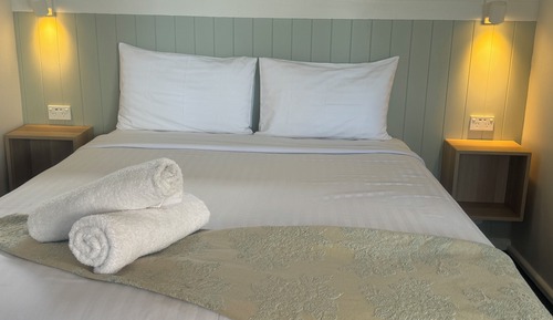 Deluxe Queen Room