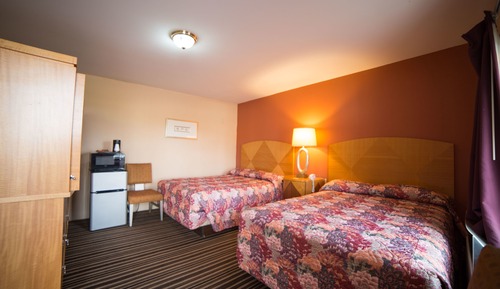 Economy Room, 2 Queen Beds, Smoking