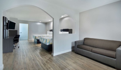 Deluxe Room, 2 Queen Beds, Non Smoking, Refrigerator & Microwave