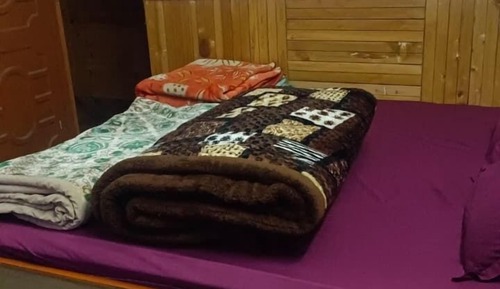 Deluxe Room, Smoking