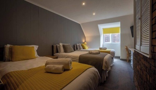 Comfort Triple Room, Courtyard View