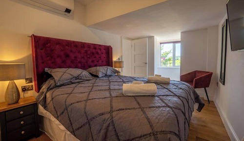 Deluxe Suite, Garden View