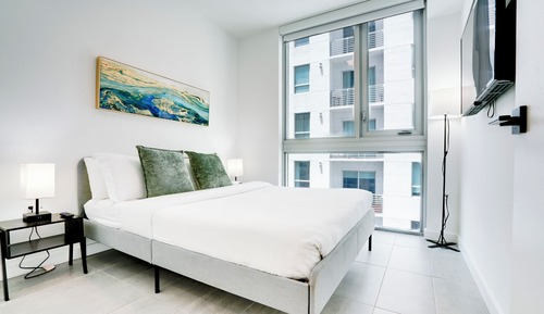 Elite Condo, Balcony, City View