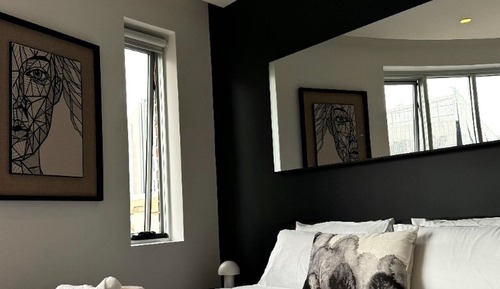 Basic Studio Suite, City View