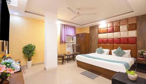 Superior Double Room, City View