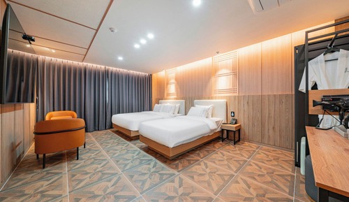 Premium Twin Room, Multiple Beds, Non Smoking, Private Bathroom