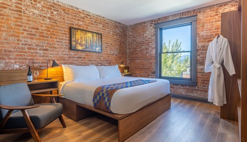 Overlook King with River View