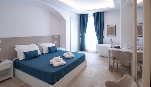 Deluxe Room, City View