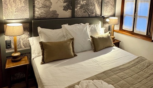 Deluxe Room, Private Bathroom, Valley View