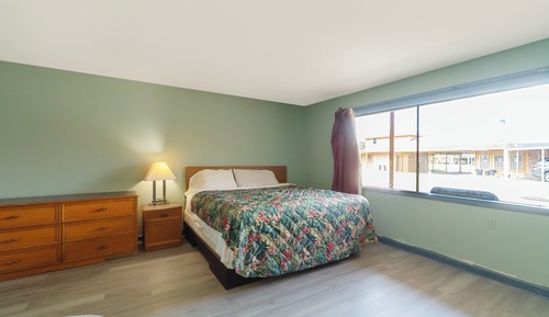 Room, 1 King Bed (Walkin)