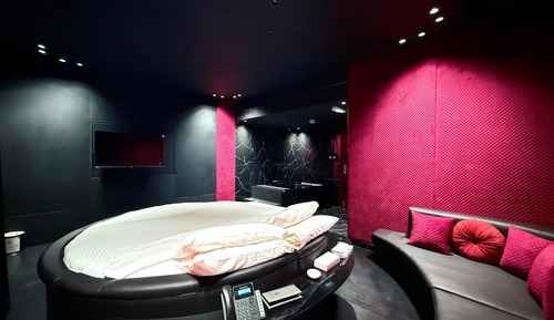 Honeymoon Room, Jetted Tub
