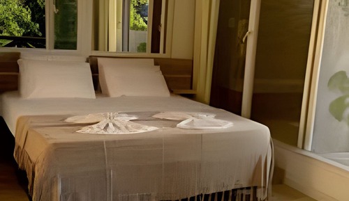 Deluxe Suite, Garden View