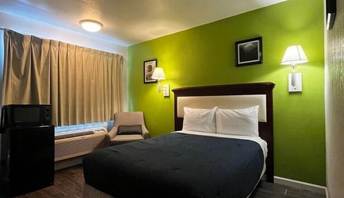 Standard Room, 1 Queen Bed, Non Smoking