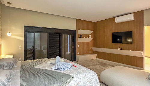 Luxury House, Lake View