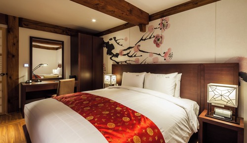 Deluxe Suite