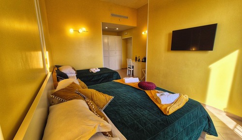 Deluxe Triple Room, City View