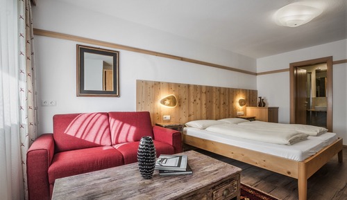 Classic Double Room, Balcony, Mountain View