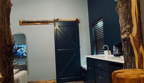 Premium Cabin, 2 Queen Beds, Kitchenette