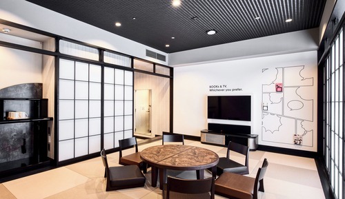 Room, Non Smoking (Alt Japanese)