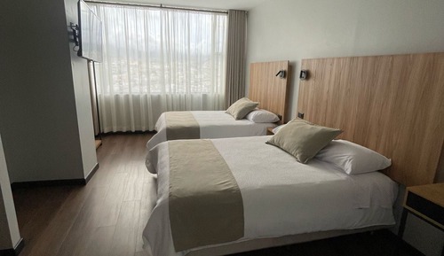 Signature Twin Room, City View