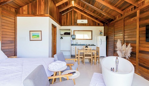 Comfort Cabin, Hot Tub, Pool View