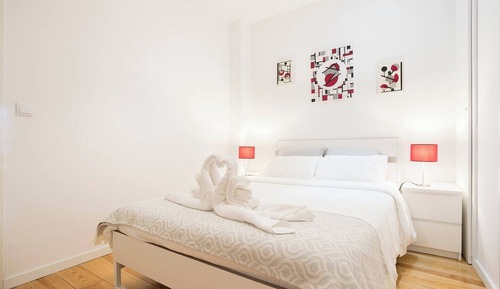 Classic Apartment, City View