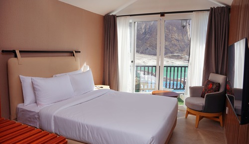 Deluxe Room, Balcony, Lake View