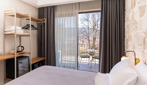 Standard Double Room, Balcony, Lake View