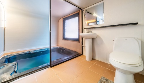 Basic Room, 1 Bedroom (Family Spa Caravan No. 6 (Spa/Random))