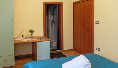 Basic Double Room, 1 Double Bed