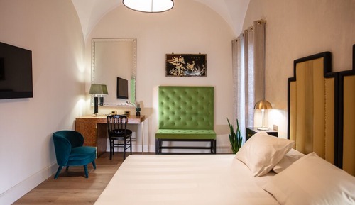 Deluxe Double or Twin Room, Courtyard View (Velluto)