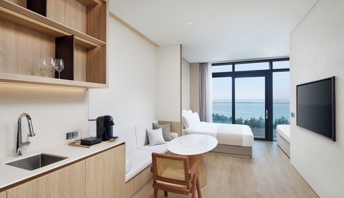 Deluxe Double Pine View