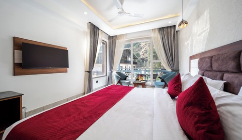 Superior Room, Balcony, Mountain View